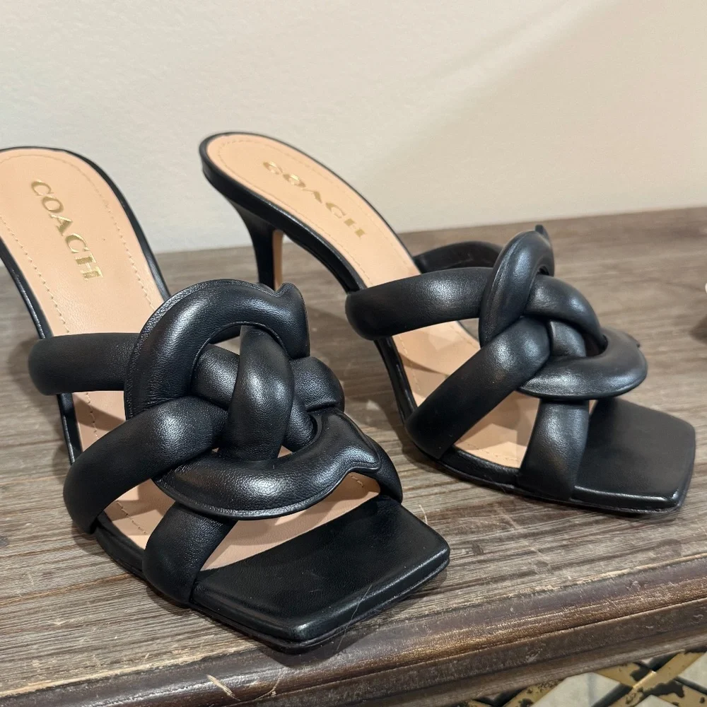 KELLIE LEATHR SANDAL COACH - Picture 1 of 6